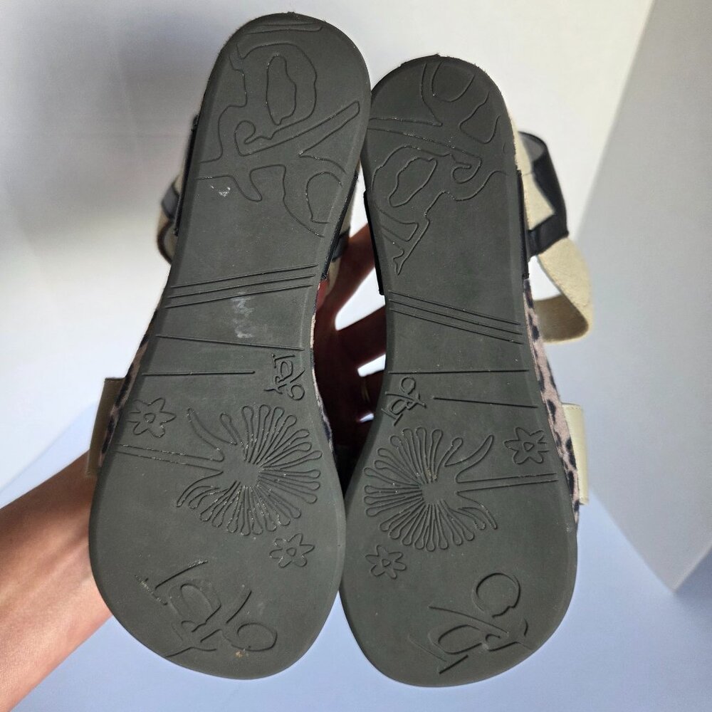 OTBT Bushnell Sandals 8M - Picture 9 of 11